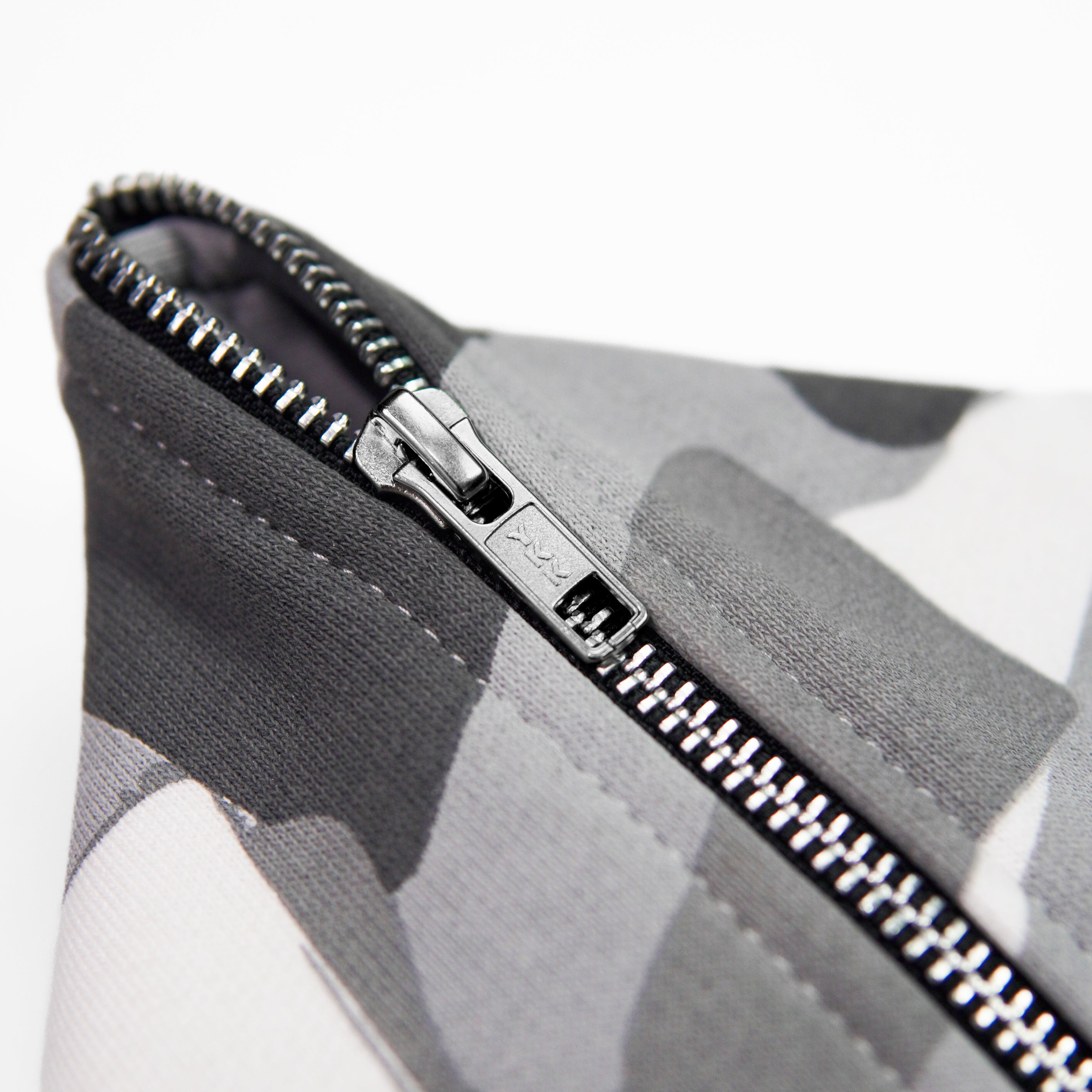 99 Clover - "CAMO V2" FULL ZIP UP ( SNOW)